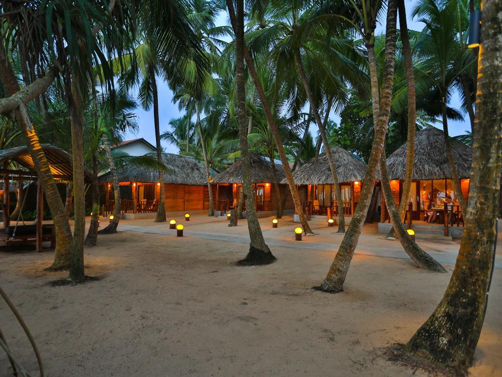 Thejan Beach Cabanas Бентота Екстер'єр фото