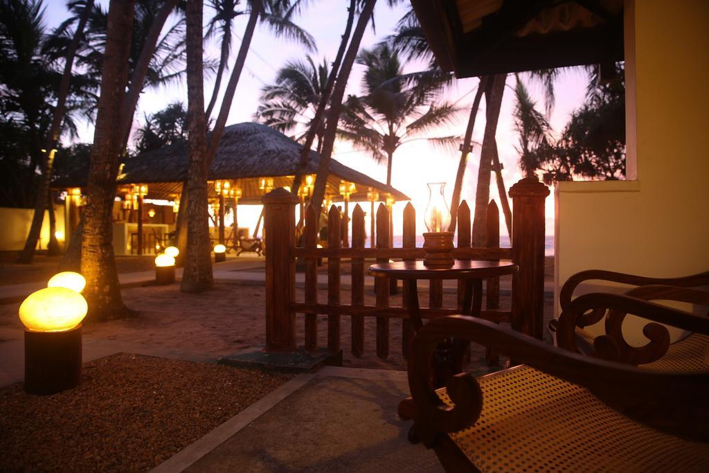 Thejan Beach Cabanas Бентота Екстер'єр фото