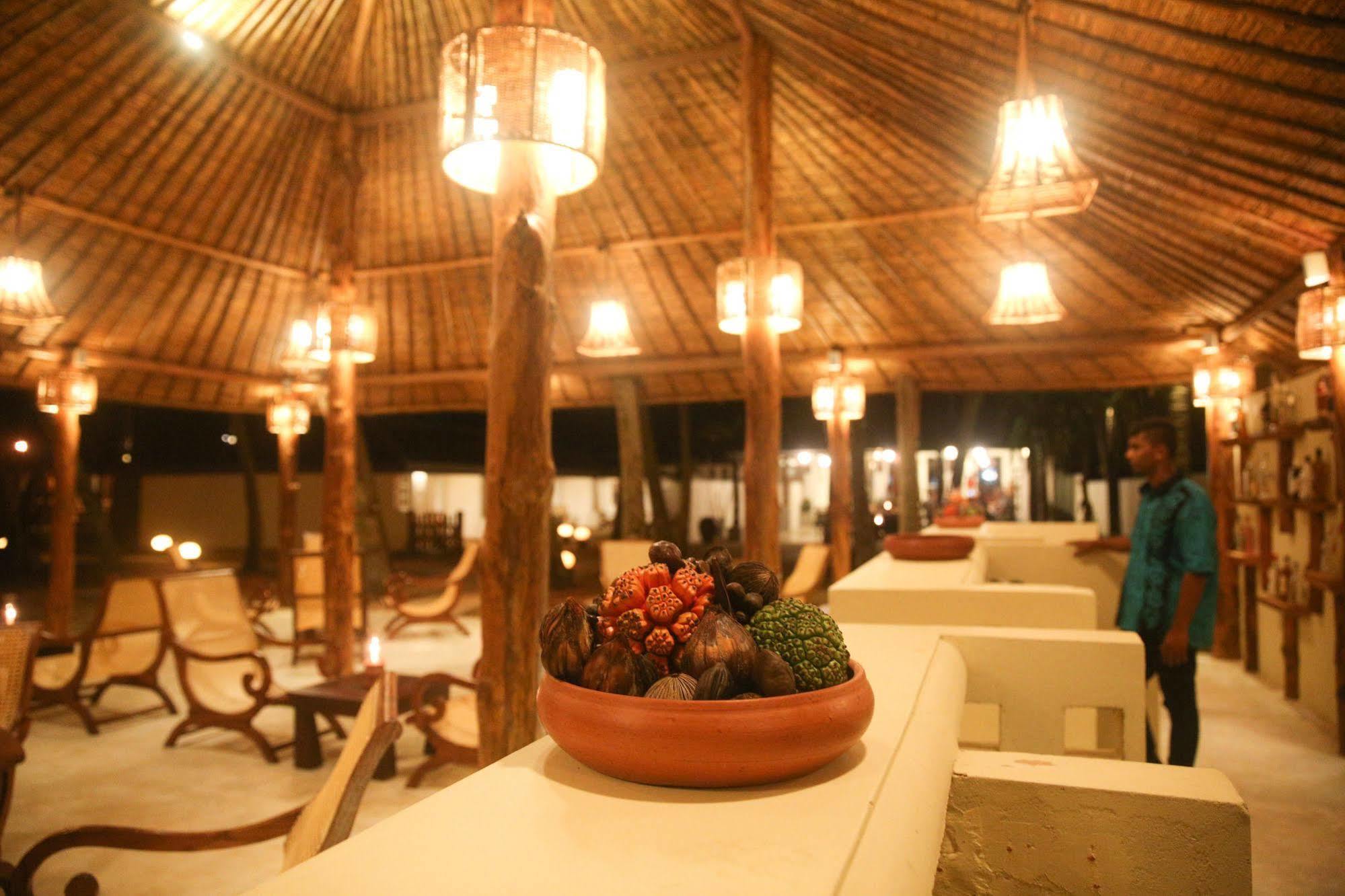 Thejan Beach Cabanas Бентота Екстер'єр фото
