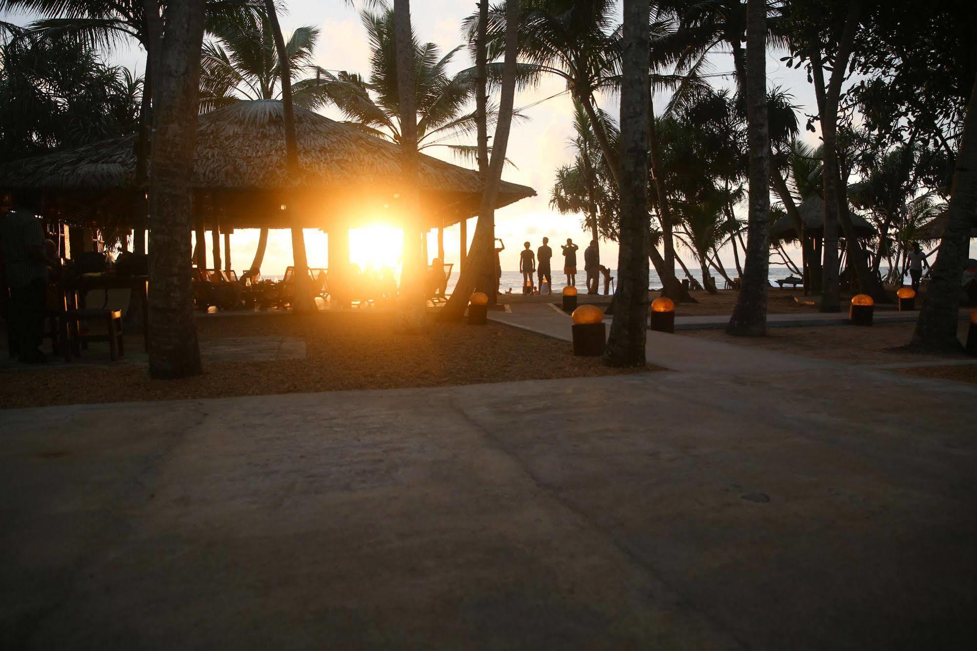 Thejan Beach Cabanas Бентота Екстер'єр фото