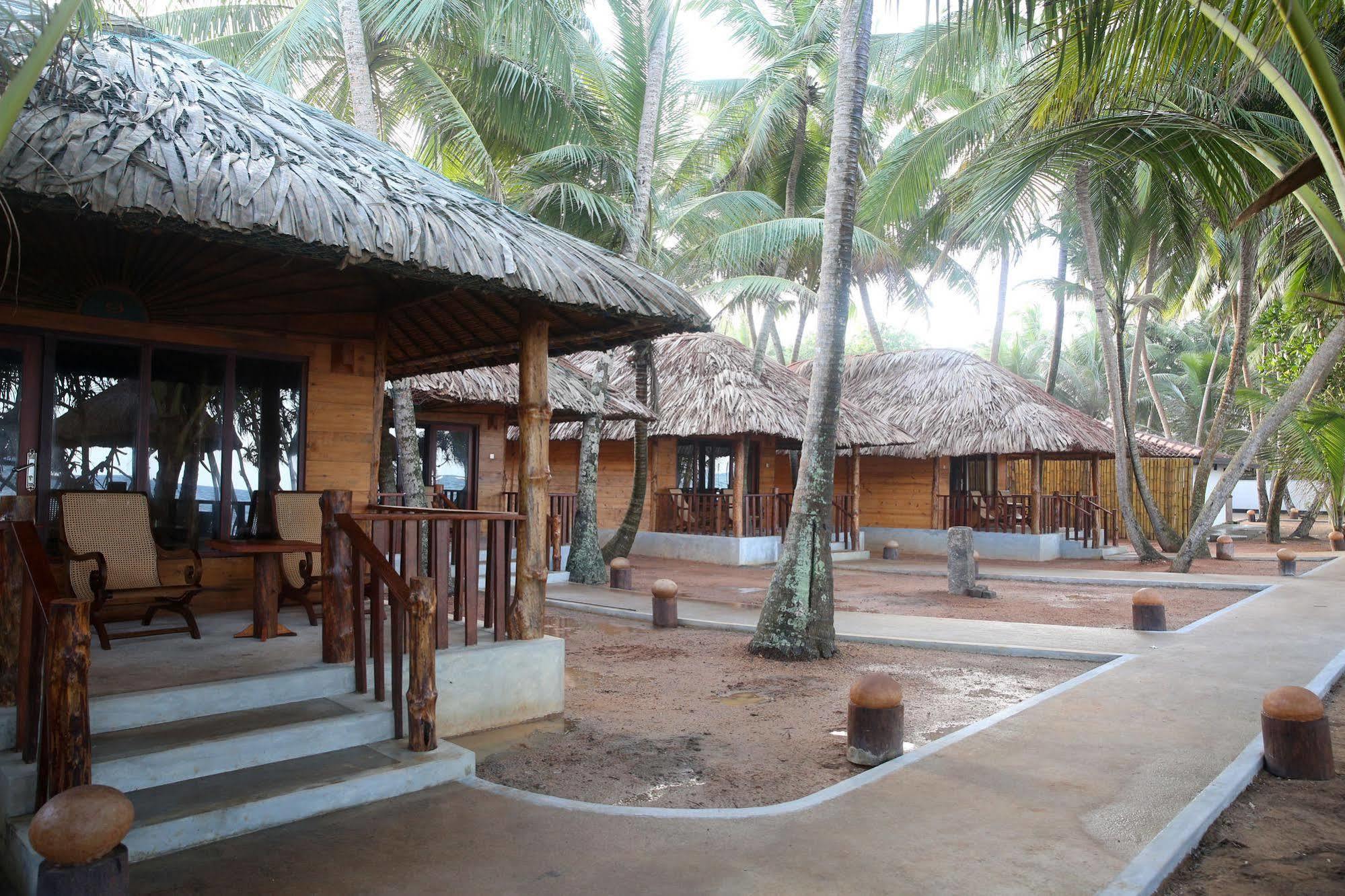 Thejan Beach Cabanas Бентота Екстер'єр фото
