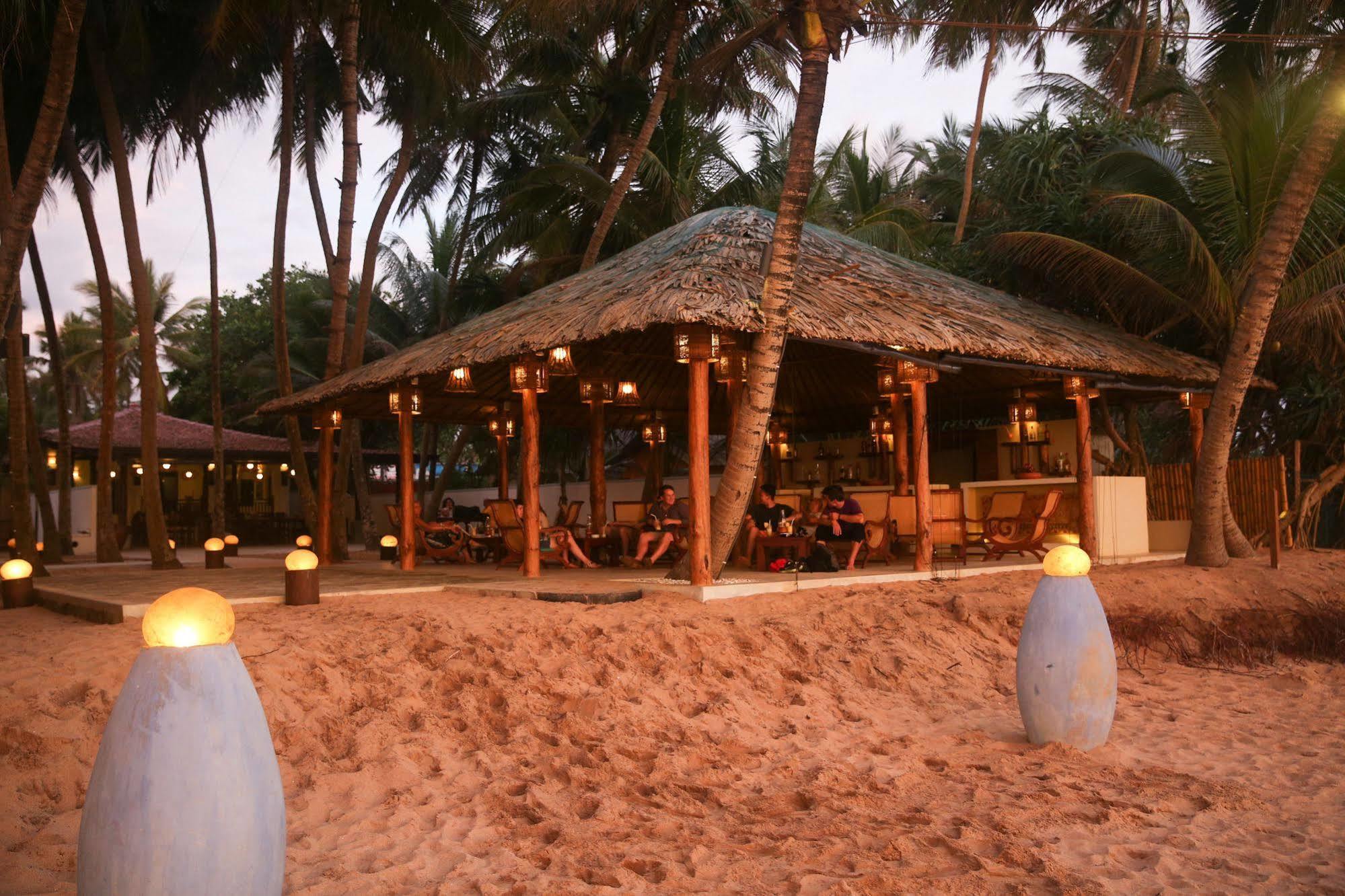 Thejan Beach Cabanas Бентота Екстер'єр фото